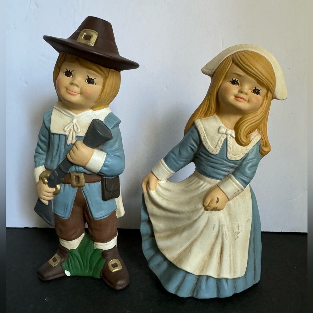 Figurine/Statue Pilgram boy and girl